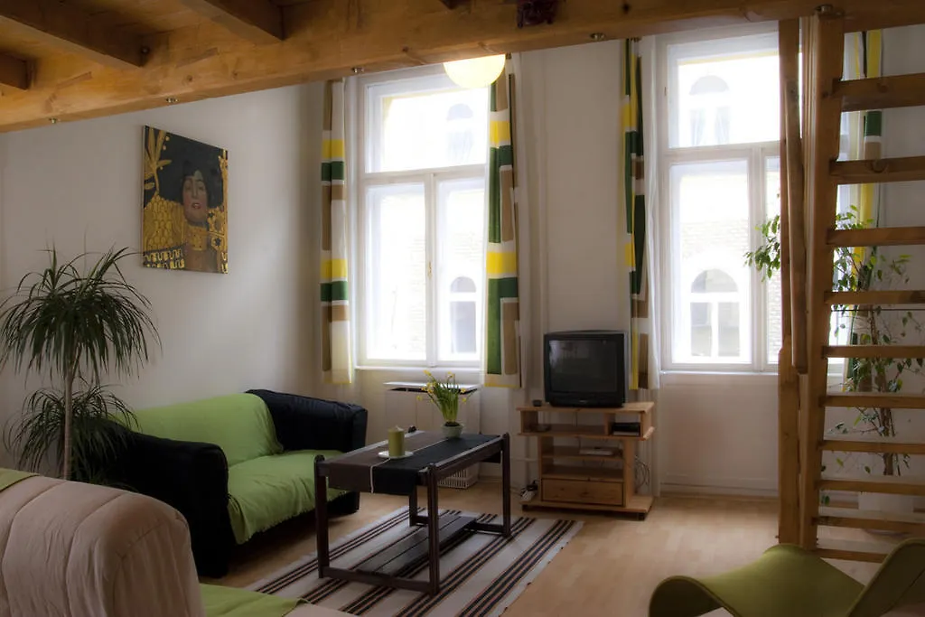 Gazpacho Apartment elérhetőségei